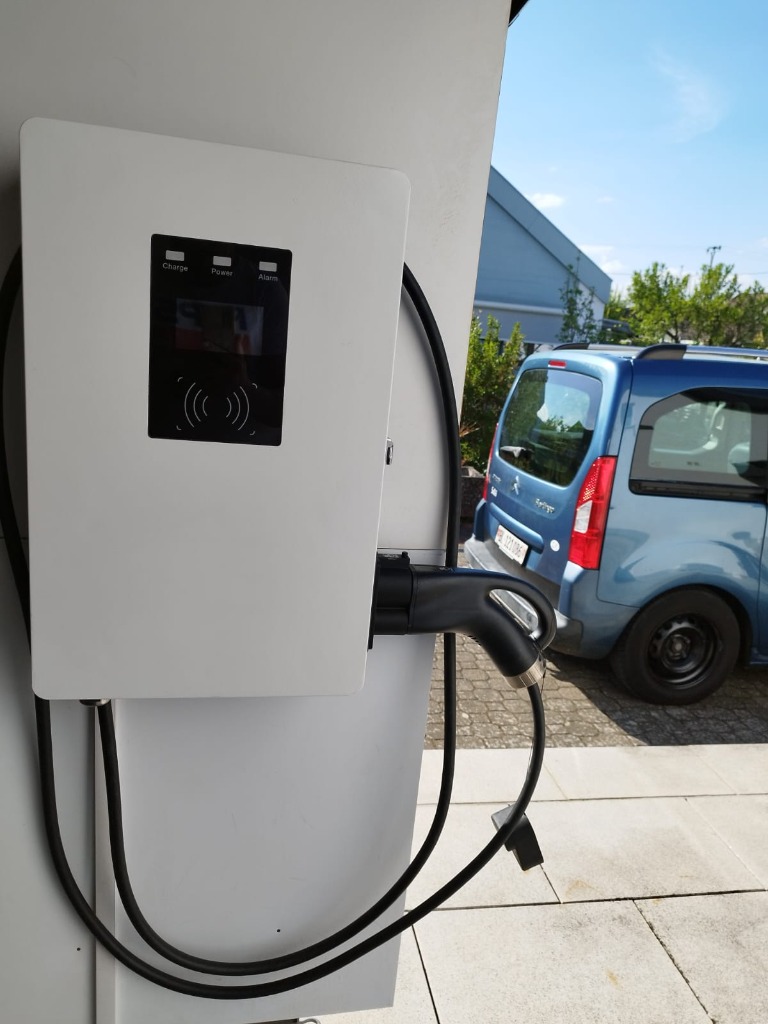 CCS DOC1 direct solar charger installation